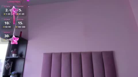 Snapshot of violet_myerrs chatting on 09-25-25, 01:26 violet online show from 09-25-25, 01:26