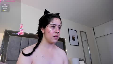 Violet Nova online show from 12-18-25, 01:39