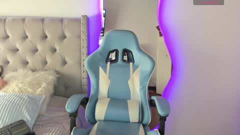  Violet  online show from 12-14-24, 03:25