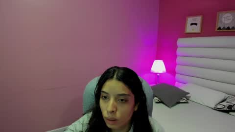 Snapshot of violet_sinclair chatting on 04-01-26, 11:22 violet_sinclair online show from 04-01-26, 11:22