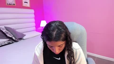 Snapshot of violet_sinclair chatting on 04-15-26, 11:17 violet_sinclair online show from 04-15-26, 11:17