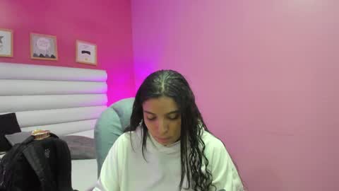 Snapshot of violet_sinclair chatting on 04-27-26, 11:19 violet_sinclair online show from 04-27-26, 11:19