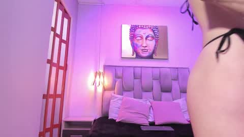 Snapshot of violet_storm_ chatting on 12-19-25, 05:25 violet_storm_ online show from 12-19-25, 05:25