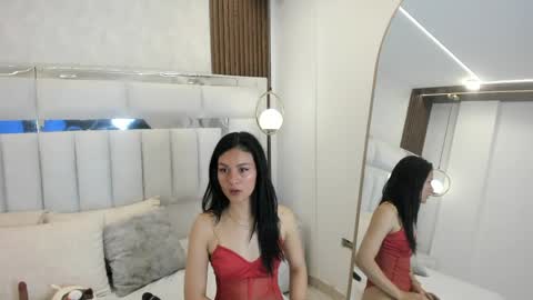 Snapshot of violet_vyx chatting on 05-30-26, 04:20 Violet online show from 05-30-26, 04:20