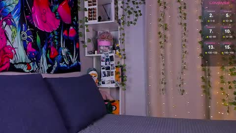 Snapshot of violet_walker7 chatting on 03-05-26, 05:03 Violet online show from 03-05-26, 05:03