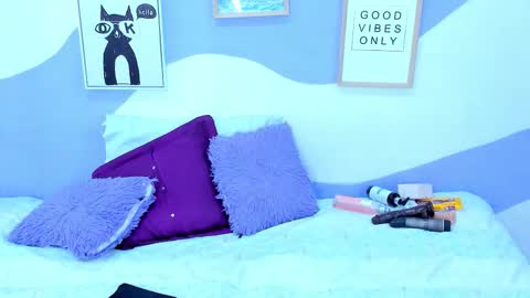 violeta_1404 online show from 11-14-25, 01:43