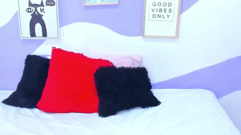 violeta_1404 online show from 11-18-25, 01:48