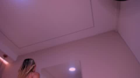 Violeta  online show from 11-20-25, 10:37