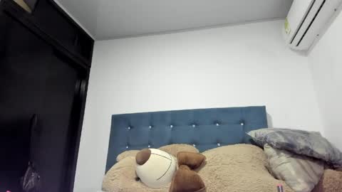 violeta_bigboobs_25_ online show from 04-07-26, 02:45