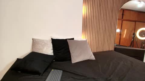 Violet  online show from 03-03-25, 04:35