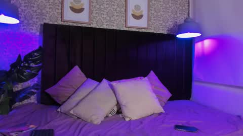 Snapshot of violeta_dh chatting on 09-22-25, 11:45 Violeta online show from 09-22-25, 11:45