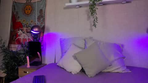 Snapshot of violeta_dh chatting on 09-30-25, 11:48 Violeta online show from 09-30-25, 11:48