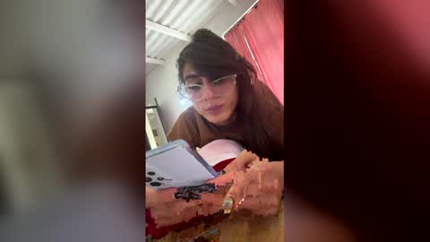 Violeta online show from 05-16-26, 05:56
