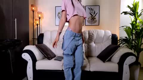 Snapshot of violeta_foxz chatting on 06-19-26, 07:39 Violeta online show from 06-19-26, 07:39