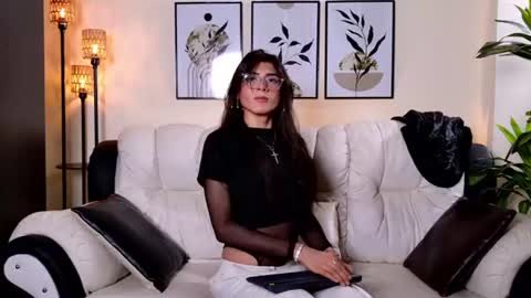 Snapshot of violeta_foxz chatting on 06-20-26, 07:38 Violeta online show from 06-20-26, 07:38
