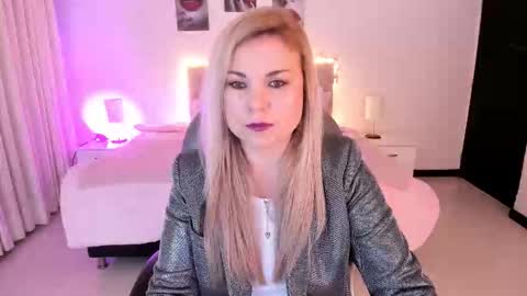 violeta_hotter_ online show from 10-18-25, 11:00