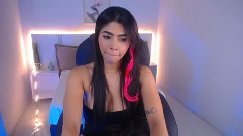 Snapshot of violeta_leon chatting on 12-21-24, 03:58 Violeta leon online show from 12-21-24, 03:58