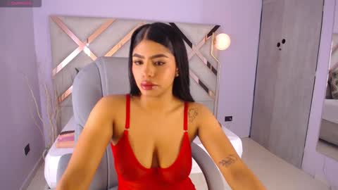 Snapshot of violeta_leon chatting on 02-17-26, 03:25 Violeta leon online show from 02-17-26, 03:25