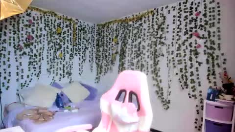 Snapshot of violeta_milleer chatting on 11-27-25, 05:37 Violeta online show from 11-27-25, 05:37