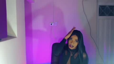 Snapshot of violeta_r_01 chatting on 06-21-26, 04:48 violeta_r_01 online show from 06-21-26, 04:48