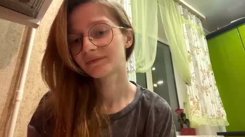 Snapshot of violetaendries chatting on 02-21-26, 06:09 Alice online show from 02-21-26, 06:09