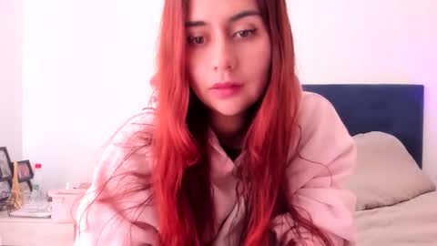 Snapshot of violetasweet20 chatting on 10-05-25, 03:21 Sara Torres online show from 10-05-25, 03:21