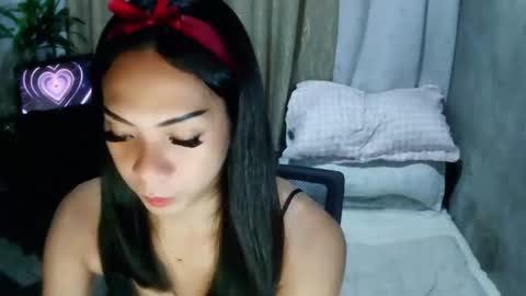 Snapshot of violeterection chatting on 06-11-26, 12:25 JUVY online show from 06-11-26, 12:25