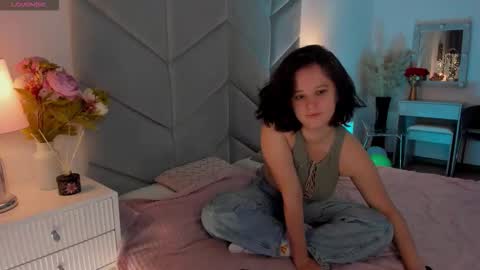 Violet online show from 10-05-25, 06:12