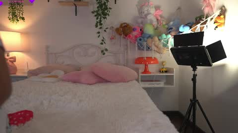 violeth___ online show from 05-21-26, 12:01