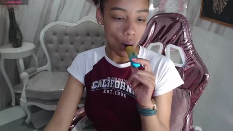 violeth_b online show from 01-03-25, 03:44