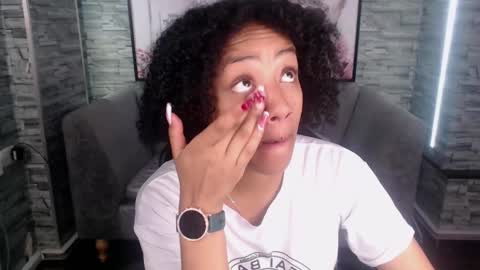 violeth_b online show from 09-13-25, 12:38