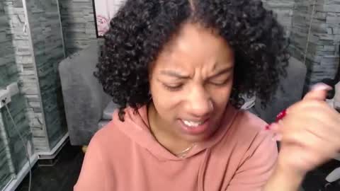 violeth_b online show from 09-15-25, 12:49