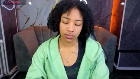 violeth_b online show from 11-07-25, 01:33