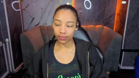 violeth_b online show from 11-11-25, 01:11