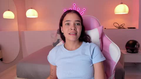 Snapshot of violeth_hill chatting on 01-12-25, 03:17 Violeth Hill online show from 01-12-25, 03:17