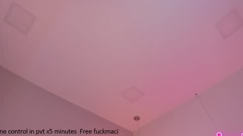 Snapshot of violeth_hill chatting on 01-15-25, 05:50 Violeth Hill online show from 01-15-25, 05:50