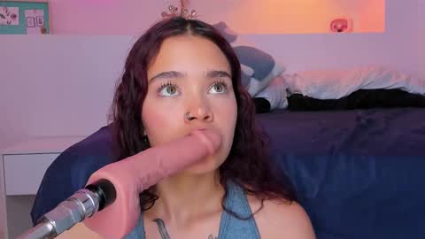 Snapshot of violeth_hill chatting on 02-24-25, 02:08 Violeth Hill online show from 02-24-25, 02:08
