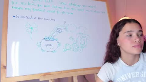 Snapshot of violeth_hill chatting on 03-05-25, 11:16 Violeth Hill online show from 03-05-25, 11:16