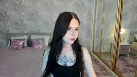 violetharmee online show from 05-09-26, 04:17