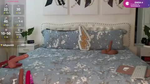 Snapshot of violetik888 chatting on 05-15-26, 02:24 VioletBaby online show from 05-15-26, 02:24