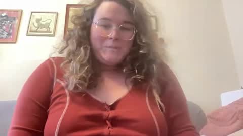 Snapshot of violetlyhappy chatting on 04-24-26, 04:31 violetlyhappy online show from 04-24-26, 04:31
