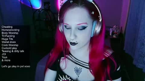 Snapshot of violetoctober chatting on 09-26-25, 08:40 Violet October online show from 09-26-25, 08:40