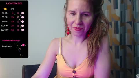 Snapshot of violetplath chatting on 12-07-24, 09:11 Violet  next stream December 6 online show from 12-07-24, 09:11