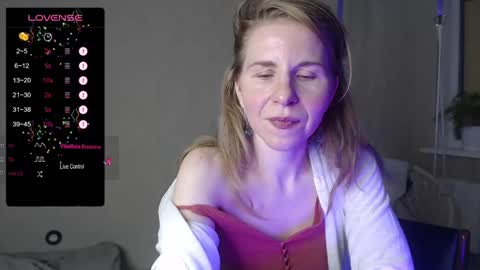 Snapshot of violetplath chatting on 01-18-25, 09:55 Violet  next stream December 6 online show from 01-18-25, 09:55