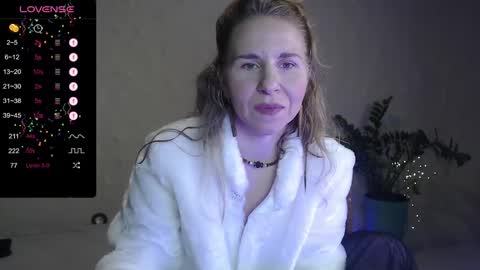 Snapshot of violetplath chatting on 02-01-25, 09:08 Violet  next stream December 6 online show from 02-01-25, 09:08