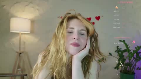 Snapshot of violetplath chatting on 02-16-25, 02:21 Violet  next stream December 6 online show from 02-16-25, 02:21