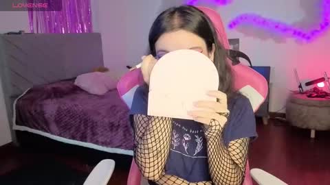 Snapshot of violetqs chatting on 01-13-26, 07:41 online show from 01-13-26, 07:41