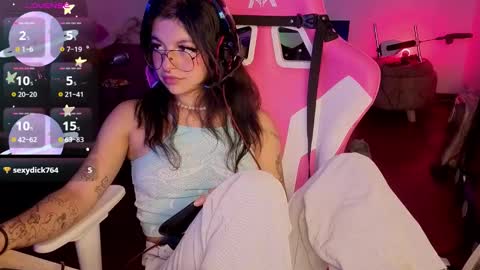 Snapshot of violetqs chatting on 02-05-26, 09:41 online show from 02-05-26, 09:41