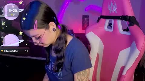 Snapshot of violetqs chatting on 02-25-26, 09:46 online show from 02-25-26, 09:46