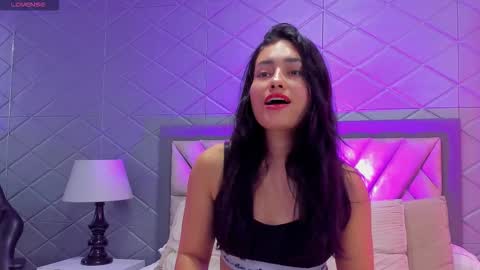 Violet Rousse online show from 11-25-25, 02:39